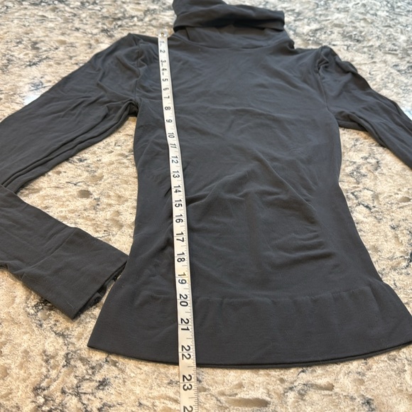 Spanx | On Top & In Control Long Sleeve Turtleneck in Graphite Gray Size XL - Picture 9 of 11